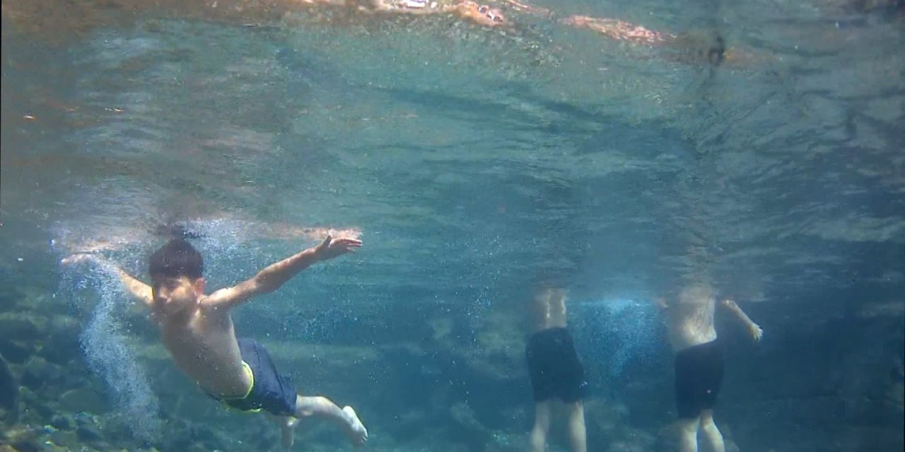 Diyarbakır’da Yasağa Rağmen Süs Havuzunda Çocukların Tehlikeli Serinliği