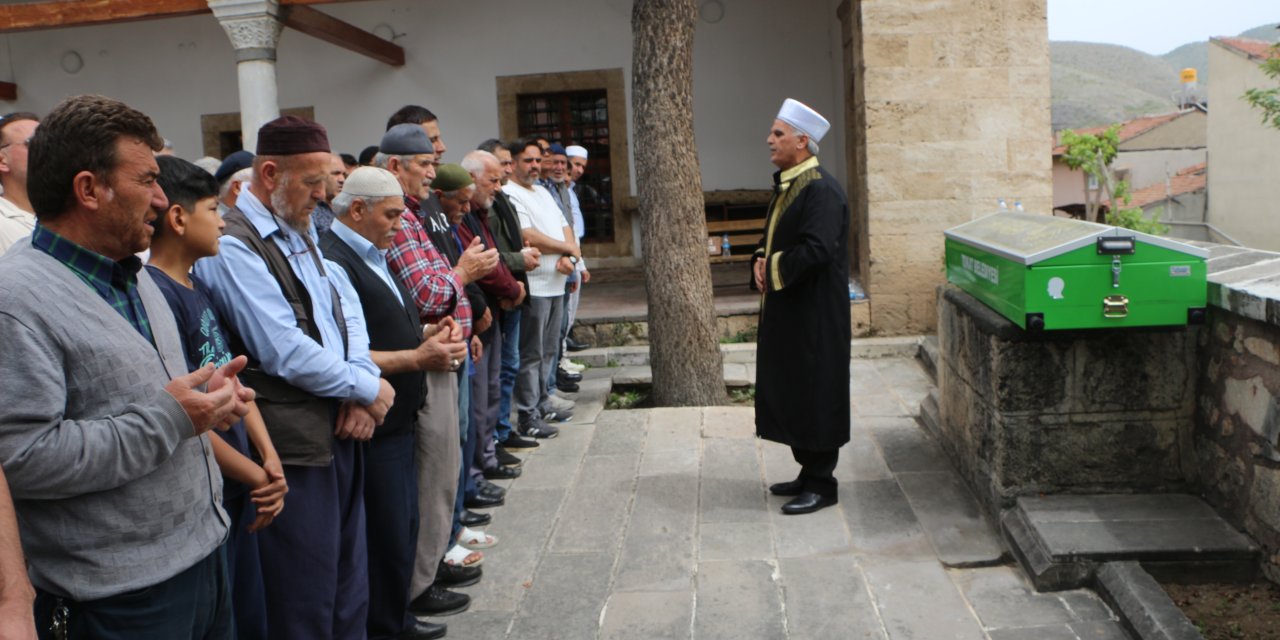 3 Yaşındaki Enes, Doğum Gününde Kazada Öldü