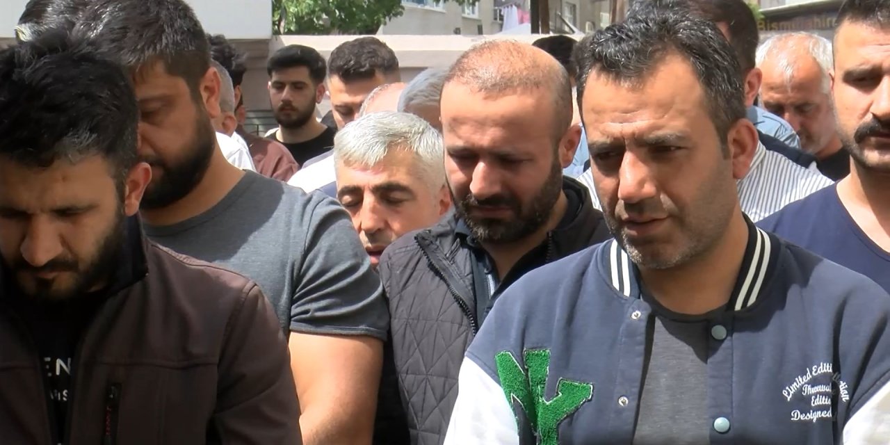 İstanbul- Esenler'de Tornavidayla Öldürülen Ruhat Karasu İçin Cenaze Töreni Düzenlendi