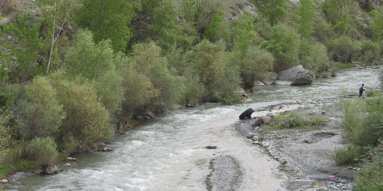 Kontrolden Çıkan Traktör 600 Metreden Devrez Çayı'na Uçtu; Yaralanan Sürücü 30 Metrede Bulundu