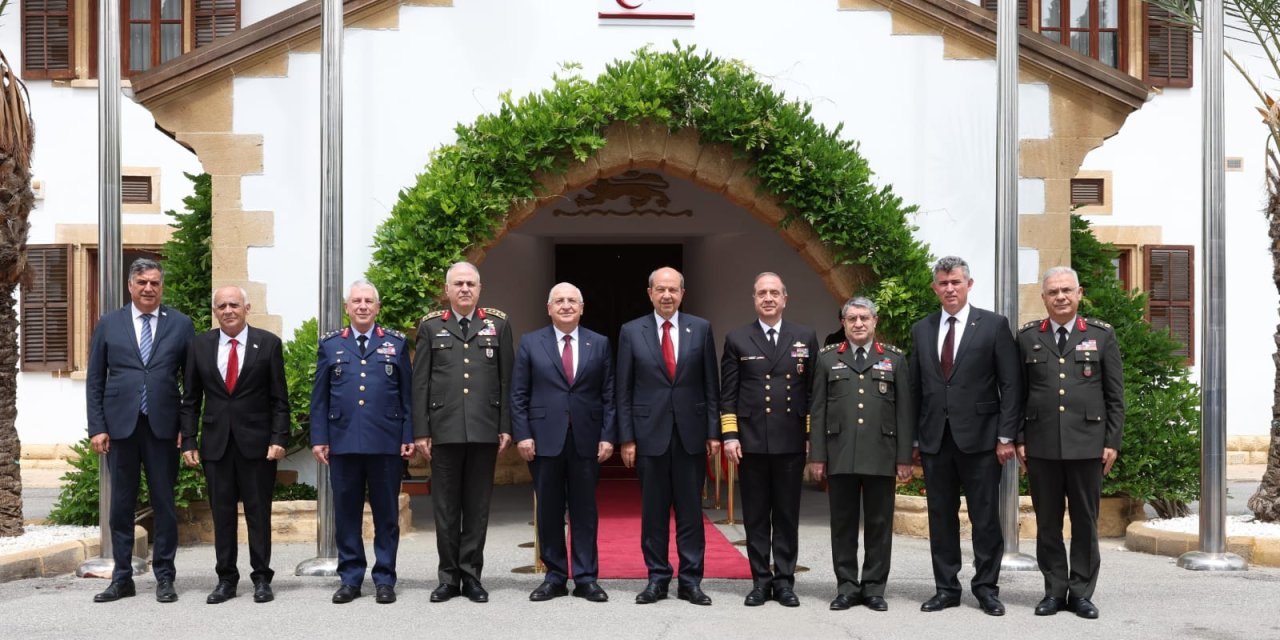 Bakan Güler Ve Komutanlar Kktc'de (2)