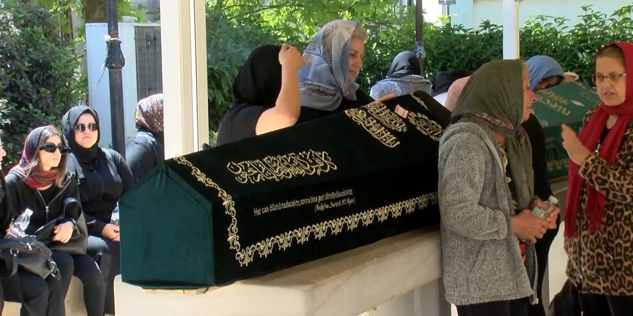 İstanbul- Kartal'da Rezidansta Öldürülen Selin Yalın Son Yolculuğuna Uğurlandı