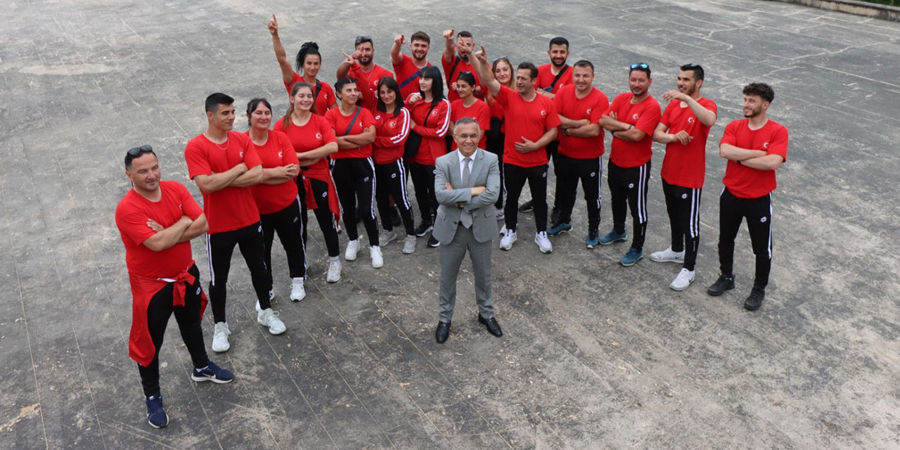 Kano Federasyonu Rafting Milli Takımı’ndan Rize Valisi Çeber’e ziyaret