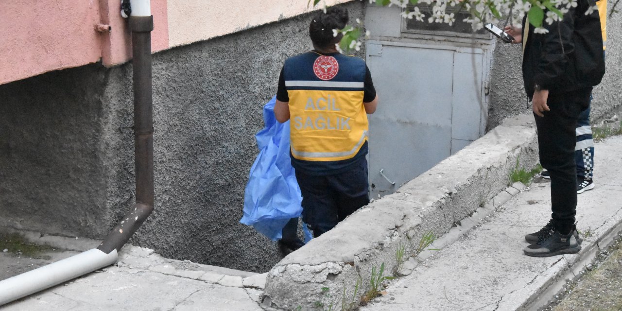 85 Yaşındaki Görme Engelli, 3'üncü Kattan Düşerek Öldü