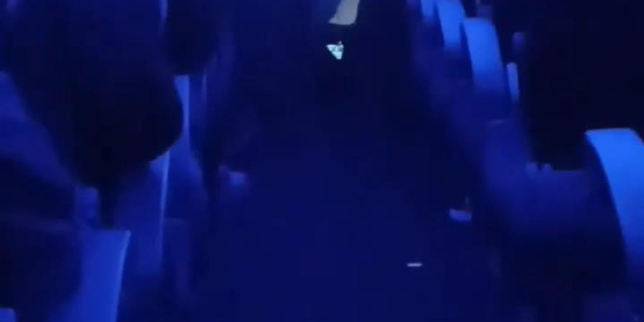 İstanbul - Yolcu Otobüsünde Seyir Halindeyken Şoför Değişimi