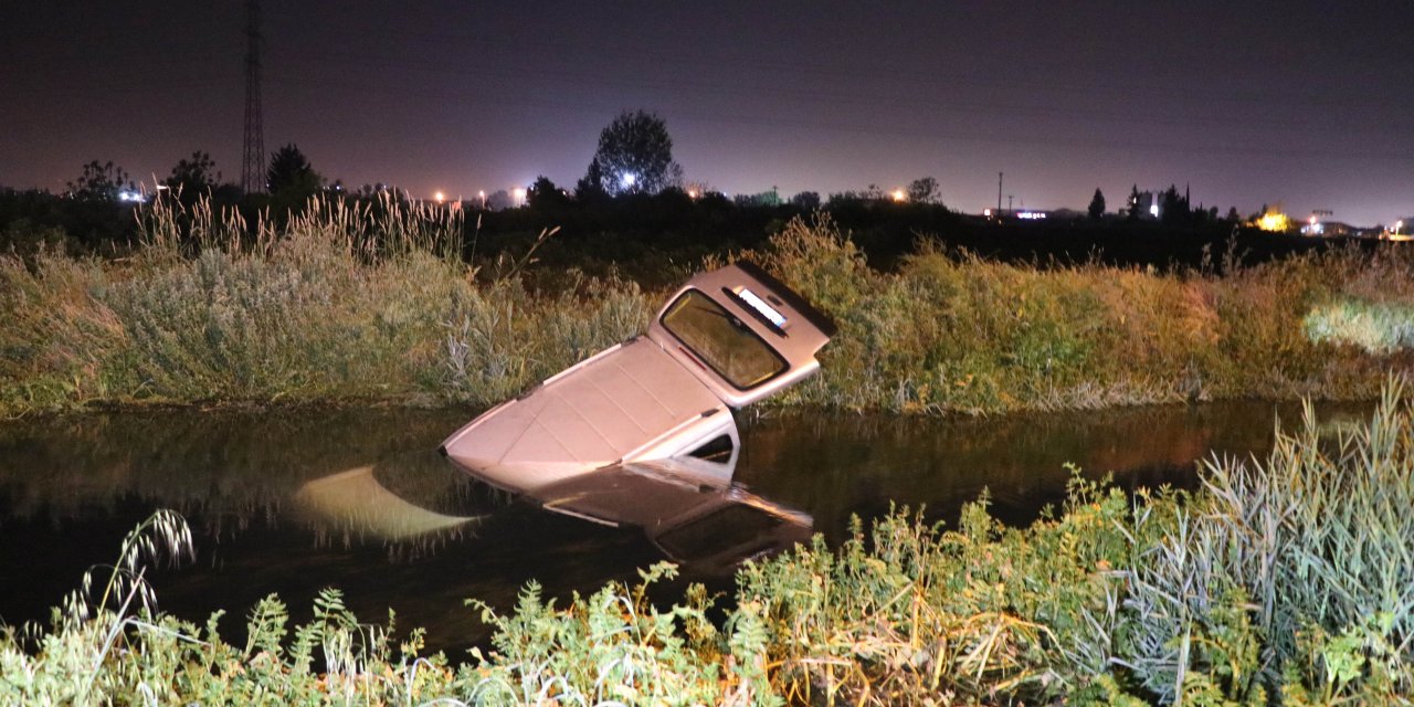 Kanala Düşen Otomobilin Sürücüsü Kaçtı