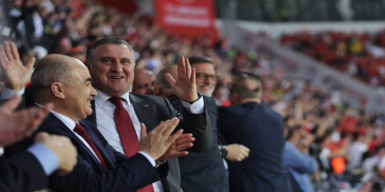 Gençlik ve Spor Bakanı Bak: "Avrupa Şampiyonası yolunda önemli bir galibiyet aldık"