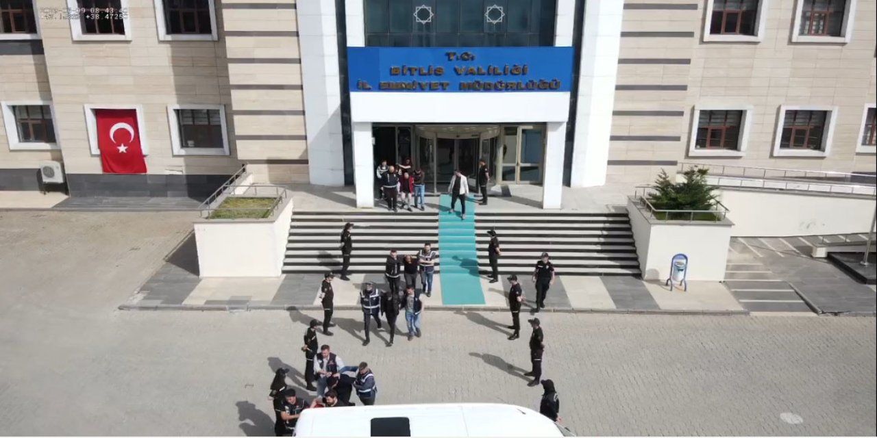 Bitlis Merkezli 3 İlde Uyuşturucu Operasyonu; 11 Tutuklama