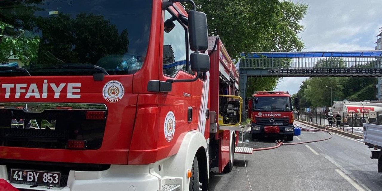 Benzin Yüklü Tanker Kaza Yaptı, Patlama Riskine Karşı Evler Boşaltıldı (4)