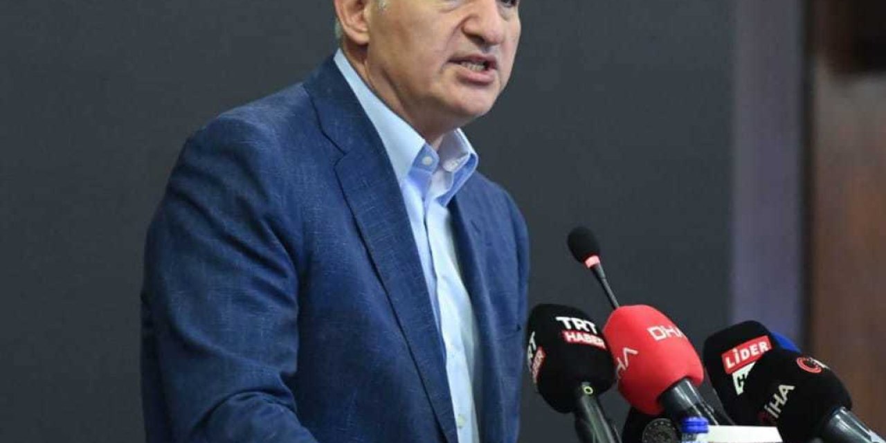 Malatya'da Saldırıya Uğrayan Öğrenciye, Bakan Ersoy'dan Mektup Ve Hediye