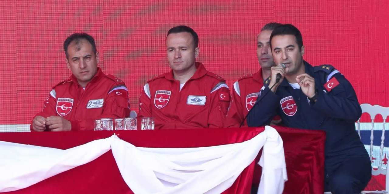 İstanbul- Türk Yıldızları İstanbul'da Hayranlarıyla Buluştu