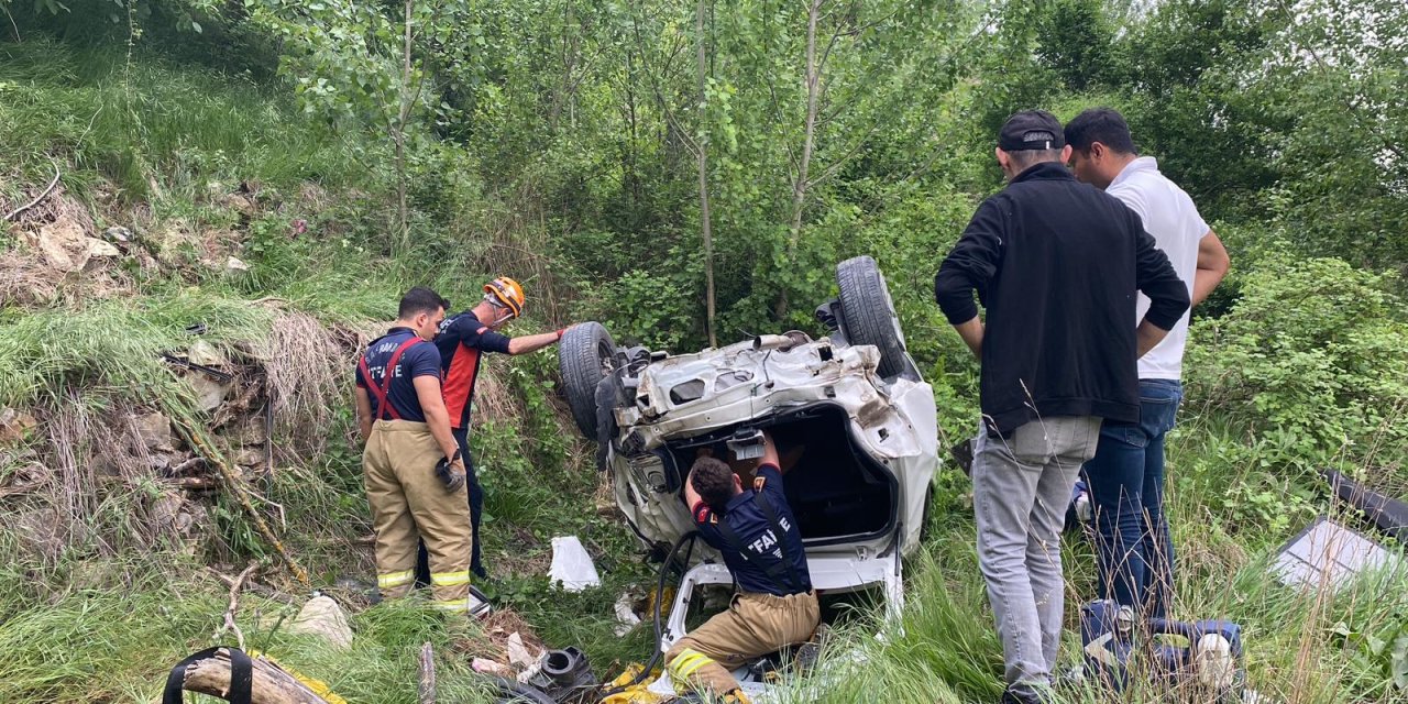 Otomobiliyle Uçuruma Uçan Sürücü, 150 Metreden Yürüyerek Çıktı