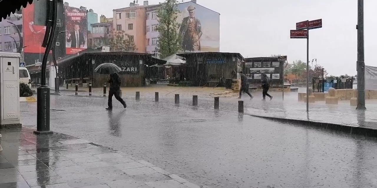 İstanbul - Silivri’de Sağanak Yağış Etkili Oldu