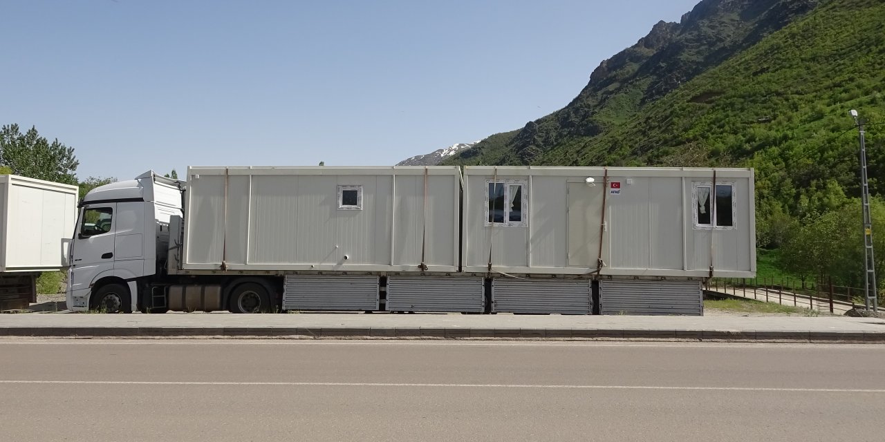 Afad'dan Hakkari'de Deprem Hazırlığı; Konteyner Ve Çadır Gönderildi