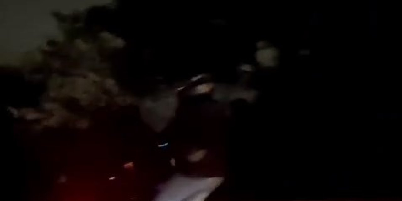 İstanbul - Bayrampaşa'da Motosikletlinin Tek Tekerlek Üzerinde Tehlikeli Yolculuğu