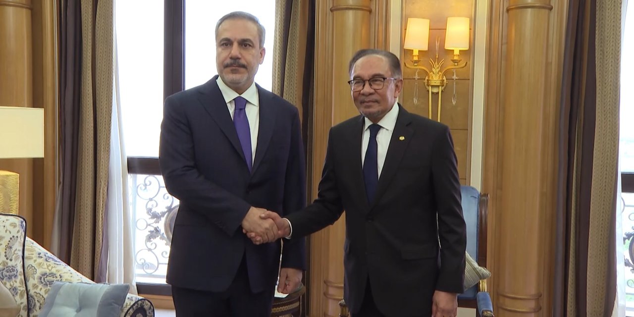 Bakan Fidan, Malezya Başbakanı Enver İbrahim İle Görüştü