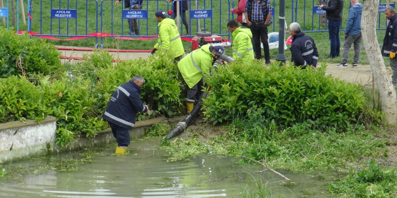 İstanbul - Edanur’un Ölümünün Ardından Avcılar’da Su Dolu Alanda Çalışma