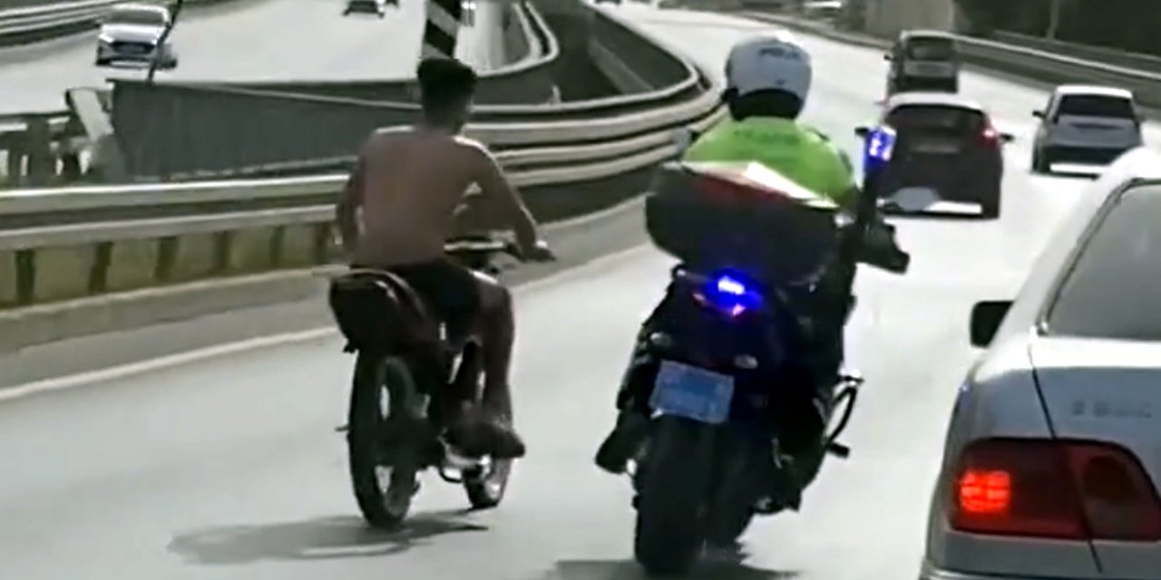 'Dur' İhtarına Uymayıp Polisten Kaçtı, Motosikletten Düşünce Yakalandı