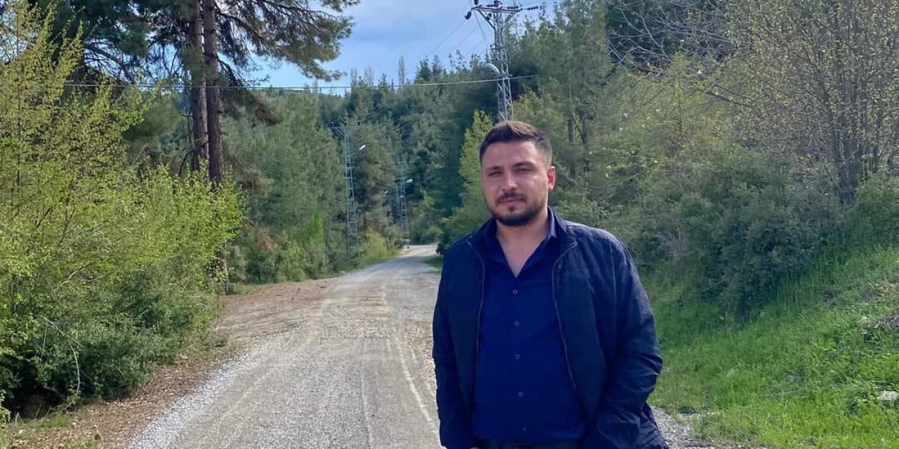 Mersin Motosiklet Kaldırıma Ve Korkuluklara Çarptı; Sürücü Öldü, Kuzeni Ağır Yaralı