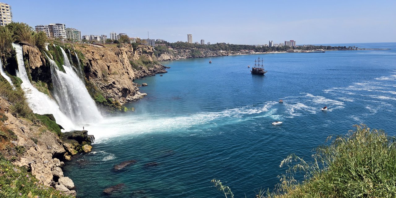 Düden Çayı Yine Köpüklendi