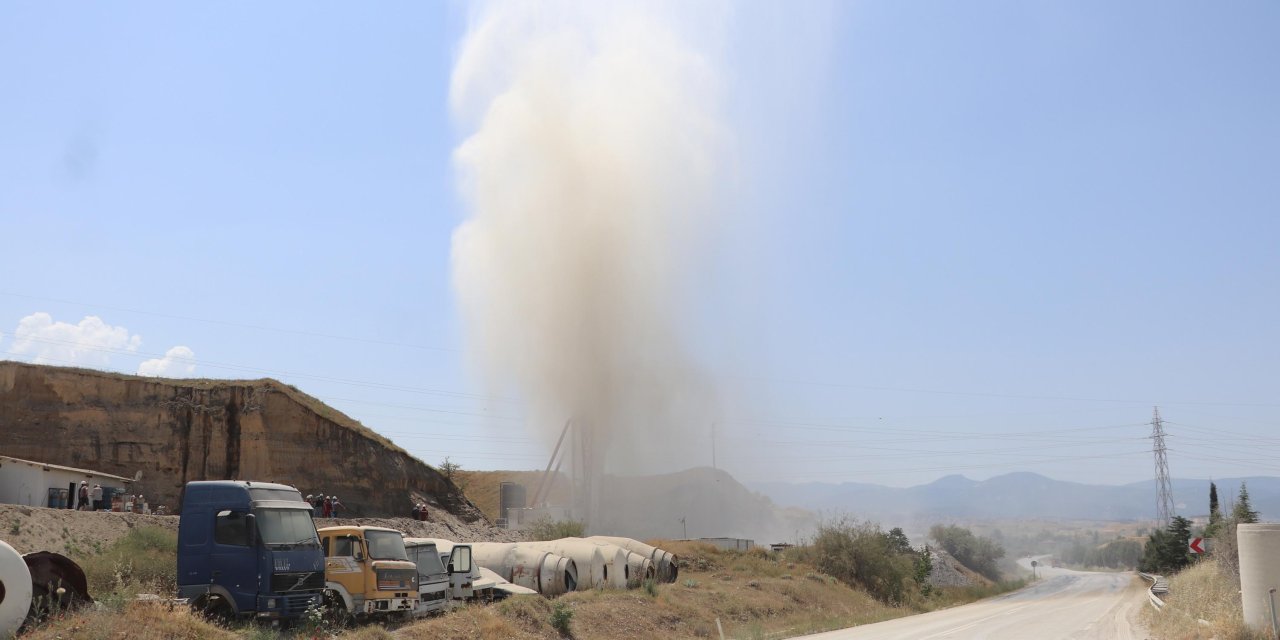 Denizli'de Sondaj Çalışması Sırasında Patlama;  Hidrojen Sülfür Gazı Çevreye Yayıldı