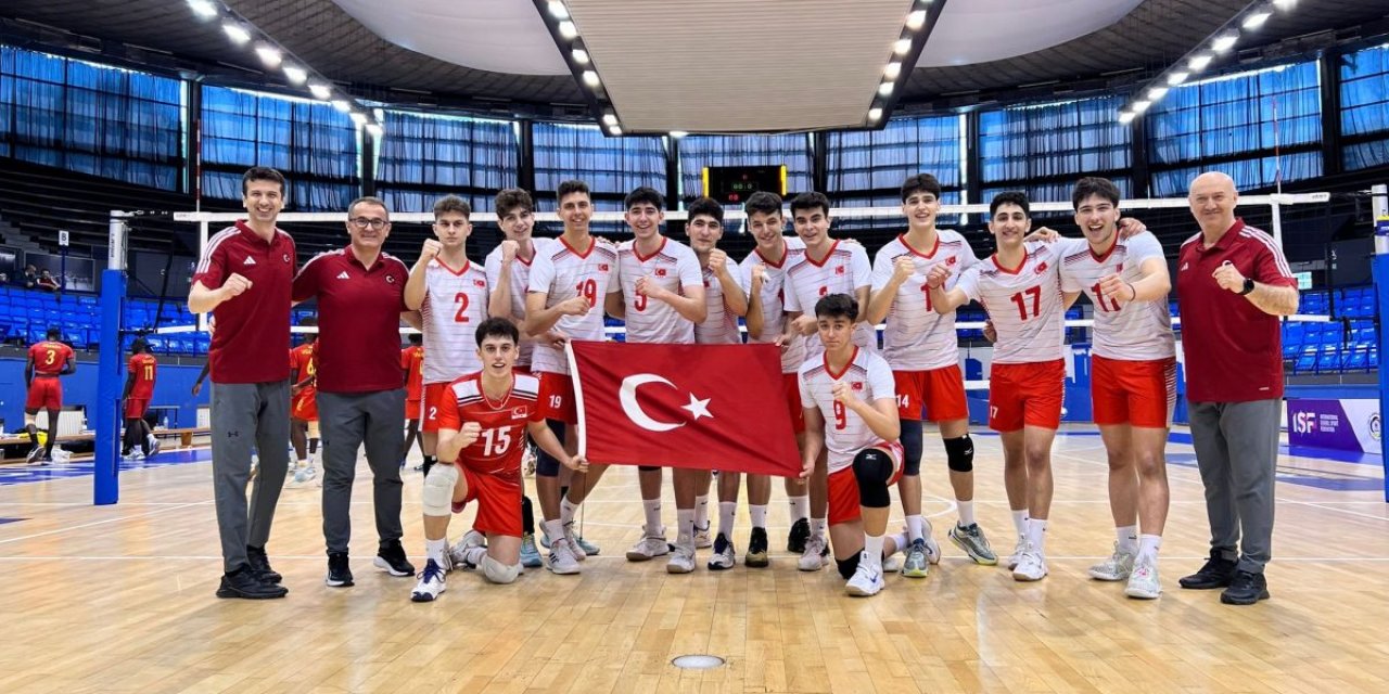 Bakan Bak’tan Tvf Spor Lisesi Erkek Voleybol Takımı İçin Tebrik Mesajı