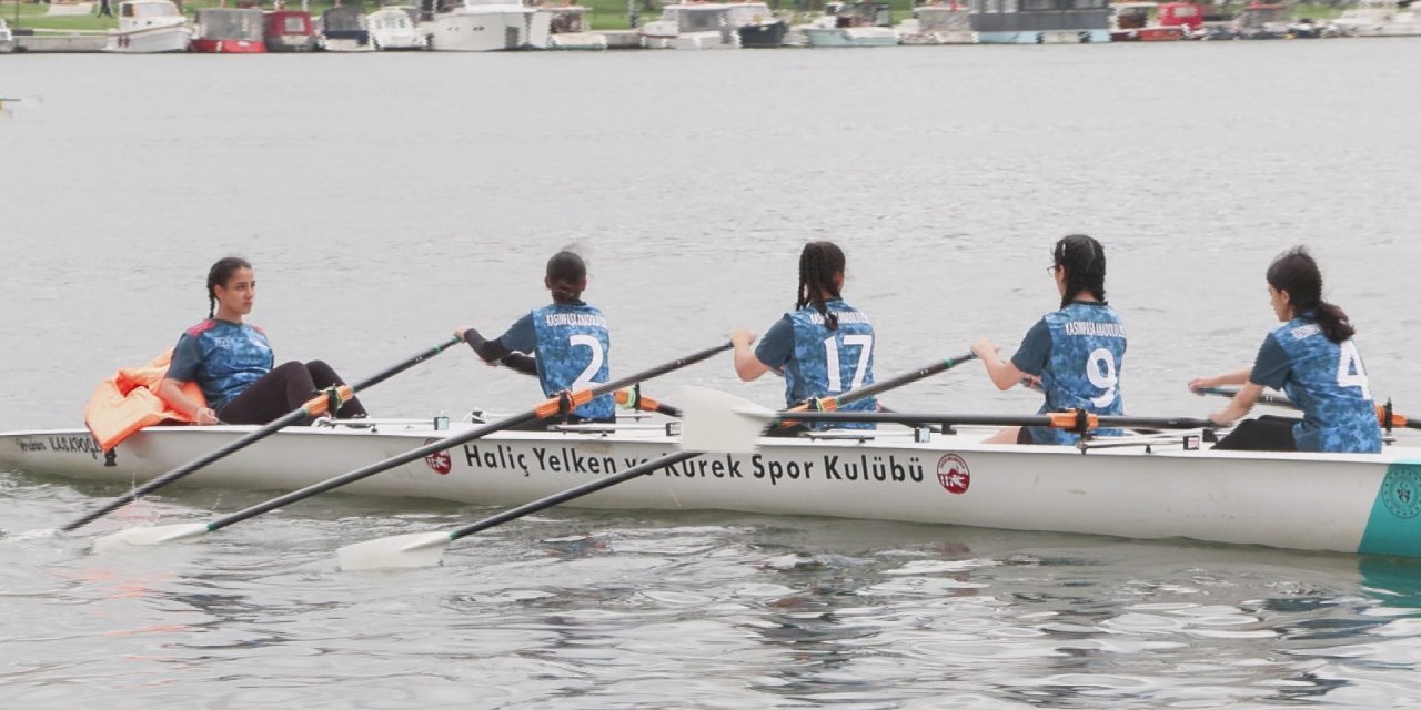 Okul Sporları Kürek Şampiyonası Yapıldı