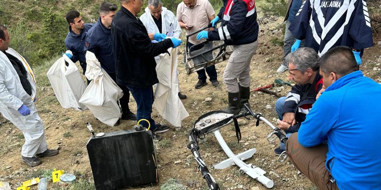 Veterineri Şehit Edip, Ankara'da Bombalı Saldırı Yapan Teröristlerin Paramotoru Bulundu
