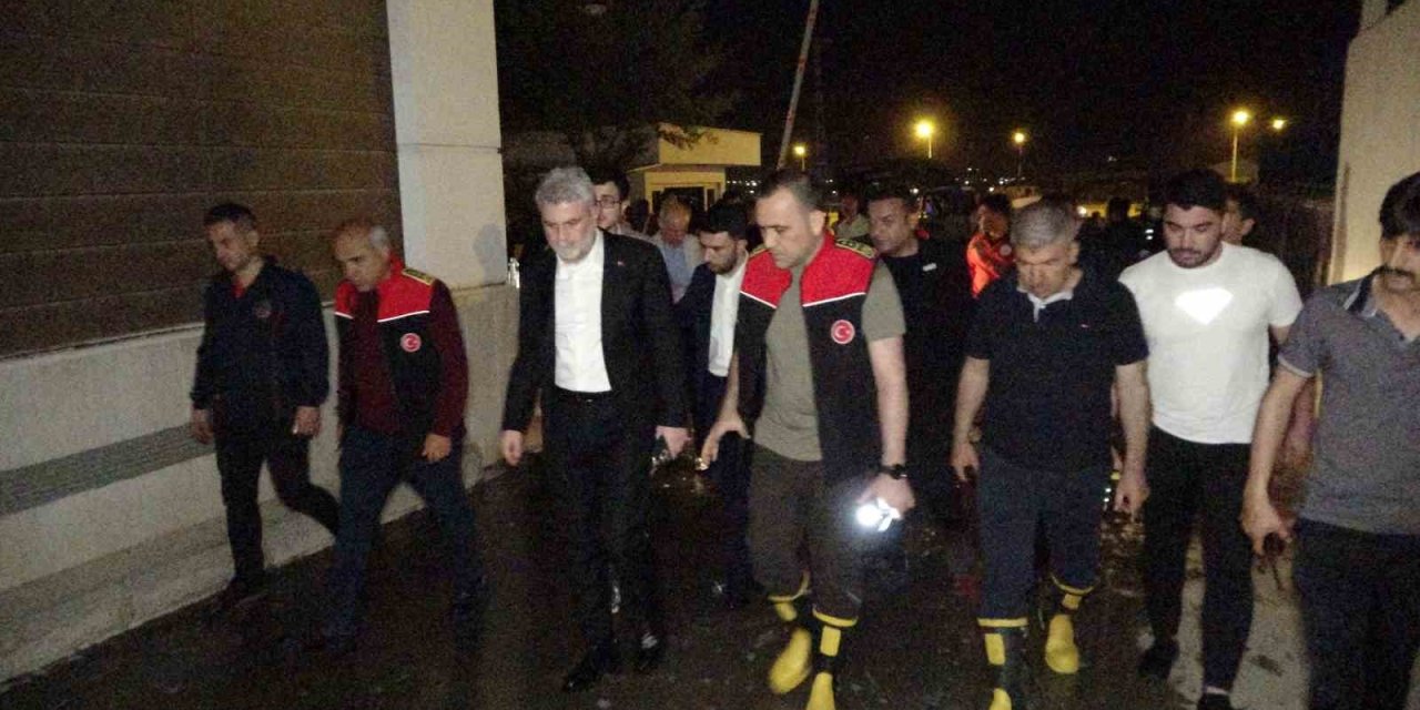 Başkan Görgel: “Yangının Büyük Bölümü Kontrol Altına Alınmış Durumda”