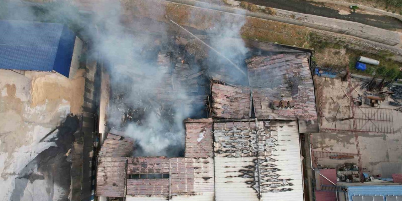 Kahramanmaraş’ta Fabrika Yangınının Boyutu Gün Ağarınca Ortaya Çıktı