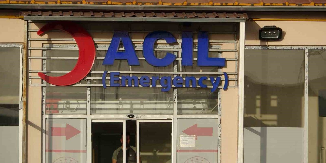 Ardahan’da Lise Öğrencileri Gıda Zehirlenmesi Nedeniyle Hastanelik Oldu: Valilikten Açıklama Geldi