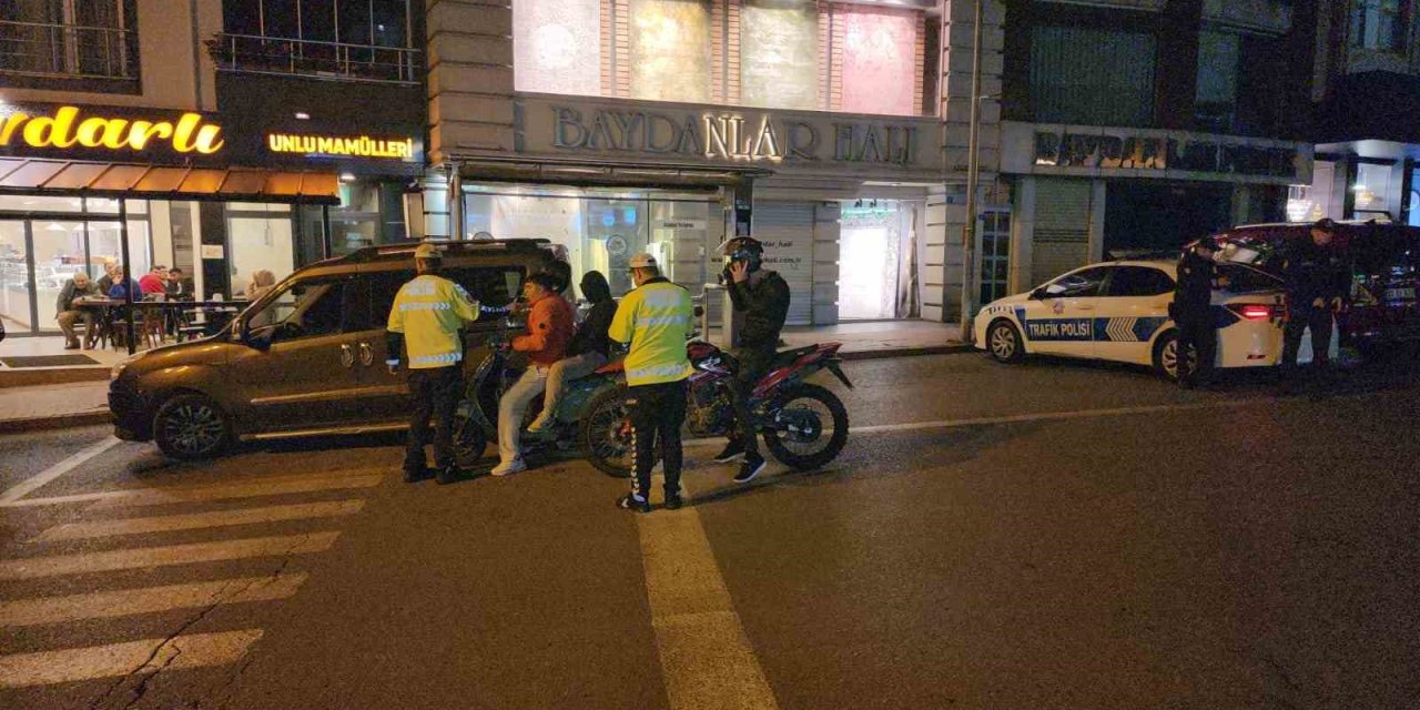 Polisin Alkollü Sürücüyle İmtihanı