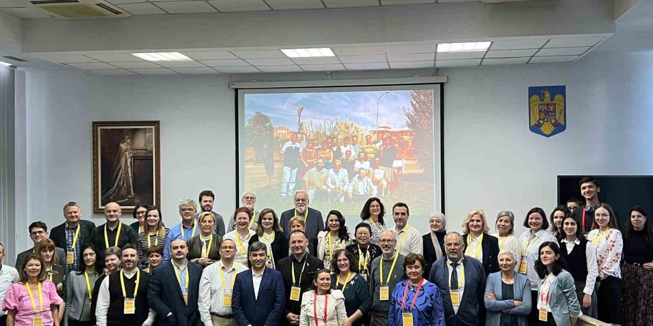 Romanya’da Arı Ve Propolis Masaya Yatırıldı