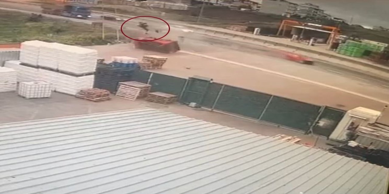 Silivri’de Zincirleme Kaza, Sürücü Takla Atan Kamyonetten Fırladı