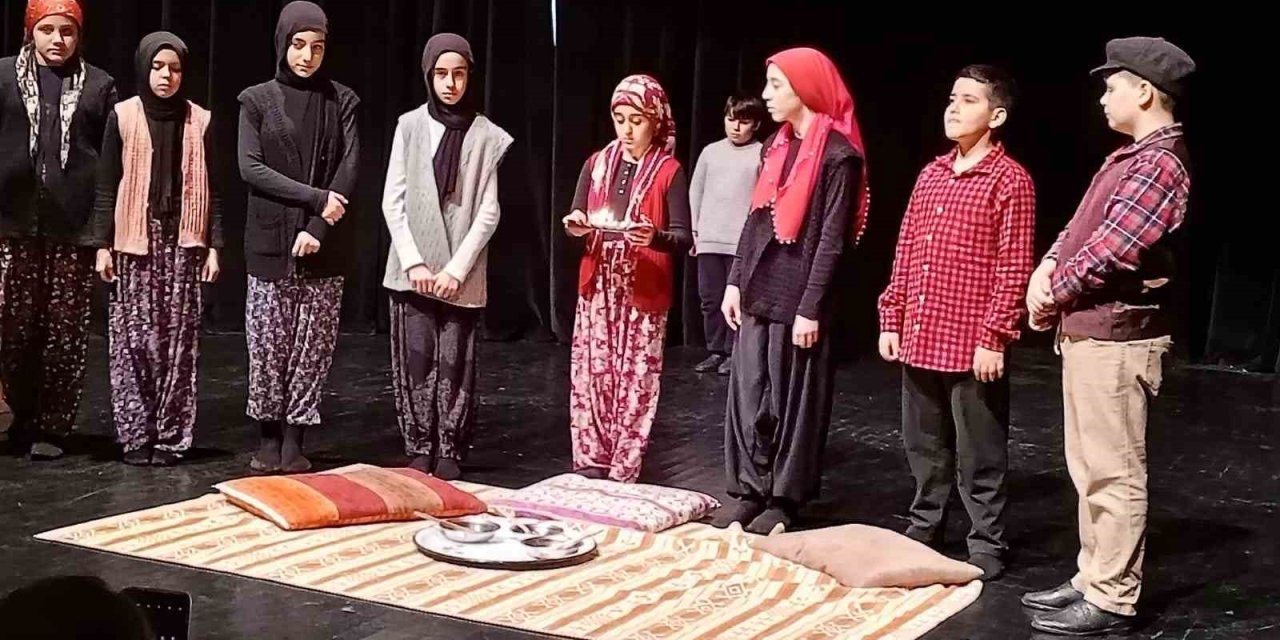 Öğrenciler "Minik Eller Büyük Hayaller" Projesi İle Öğreniyor