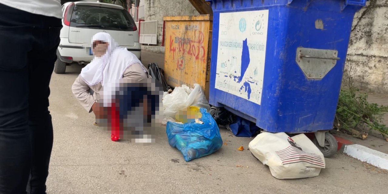 Bilecik’te Dilenci Kadın Zabıtadan Kurtulmak İçin Sokak Ortasına Tuvaletini Yaptı