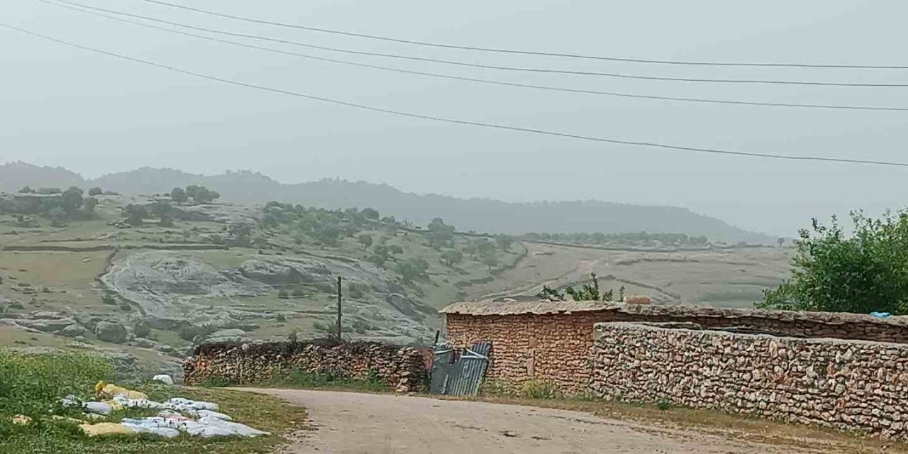 Dicle İlçesinde Toz Bulutları Etkisini Gösterdi