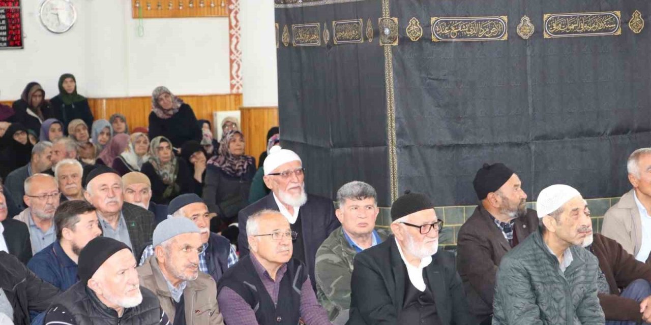 Sivas’ta Hacı Adaylarına Seminer Verildi