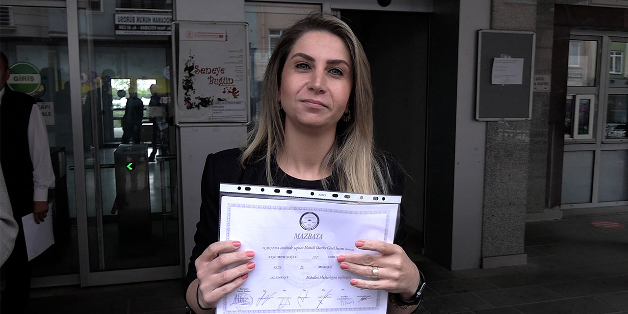 Rize merkezin ilk kadın muhtarı mazbatasını aldı