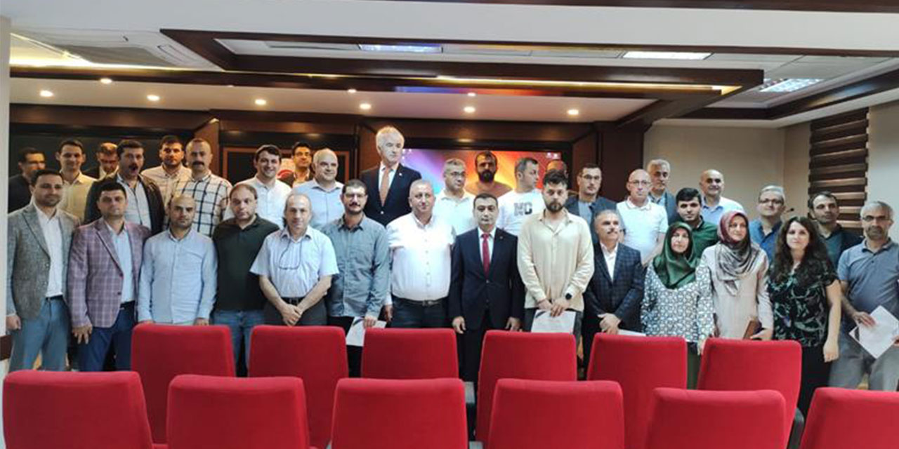 Deprem bölgesinde görev alan Rize'deki gönüllü personele teşekkür