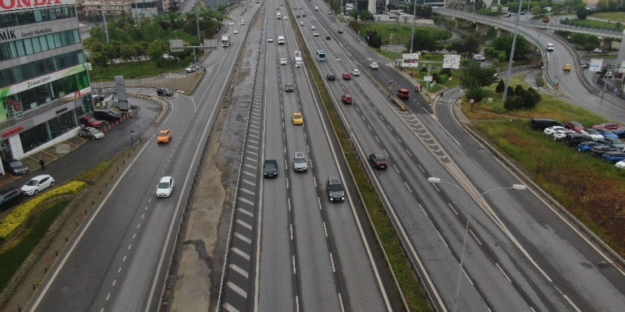 İstanbul’da 1 Mayıs İşçi Bayramı’nda Yollar Boş Kaldı