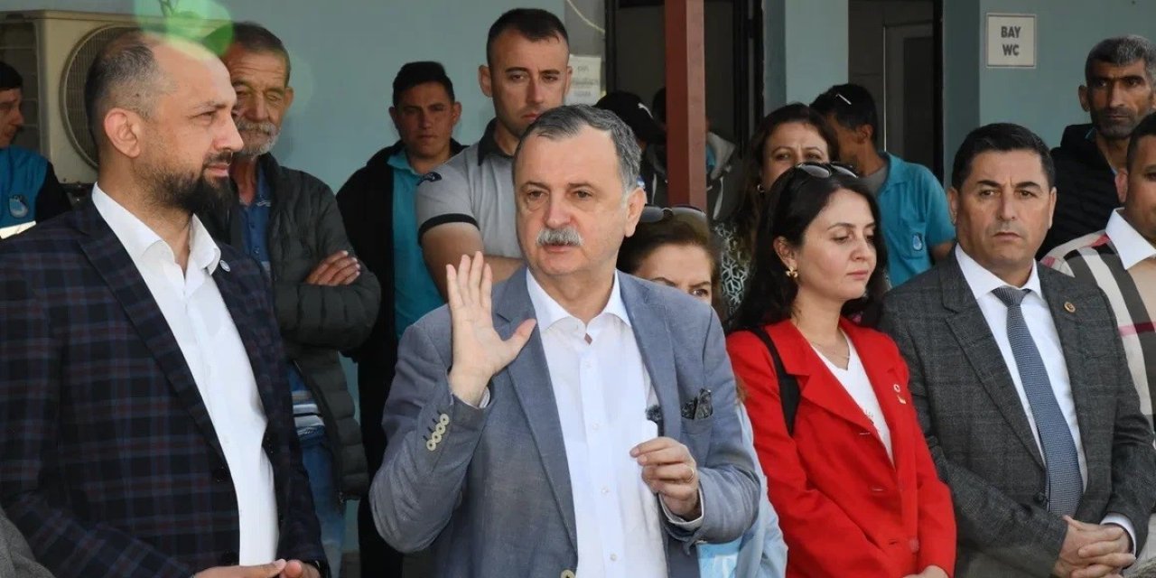 Yunusemre Belediyesinde İşçilere 1 Mayıs İkramiyesi