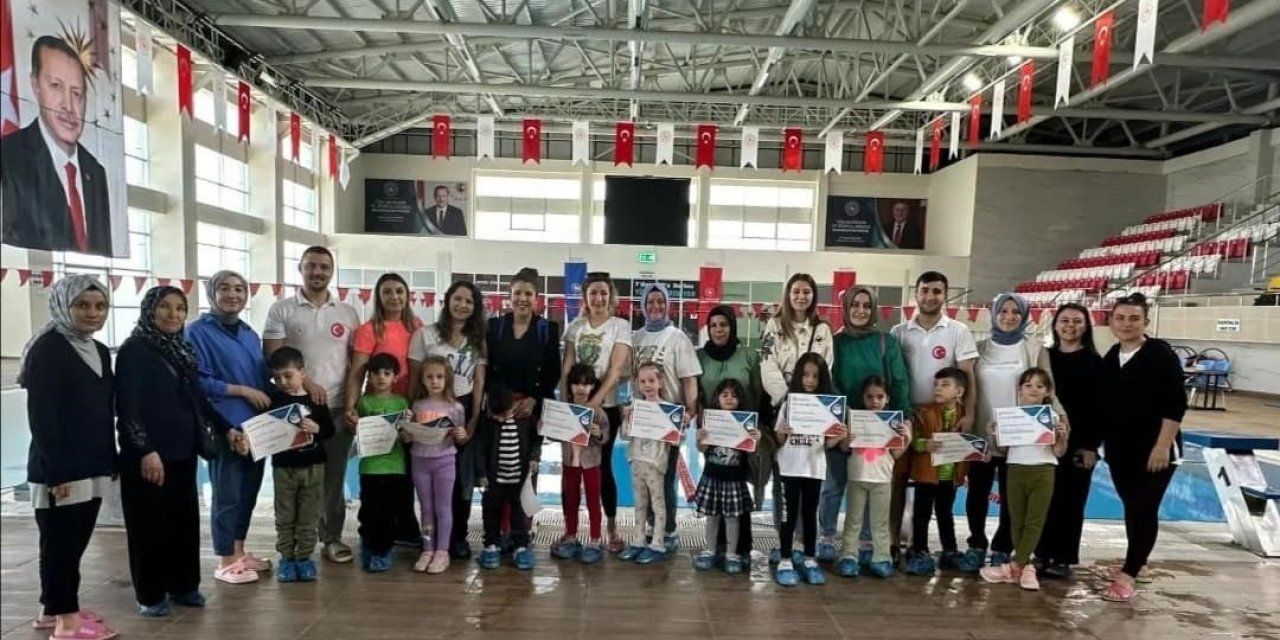 Kütahya’da Yüzme Bilmeyen Tek Bir Çocuk Kalmayacak