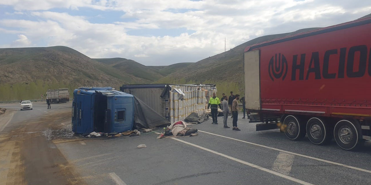Van'da çay yüklü tır devrildi: 1 yaralı