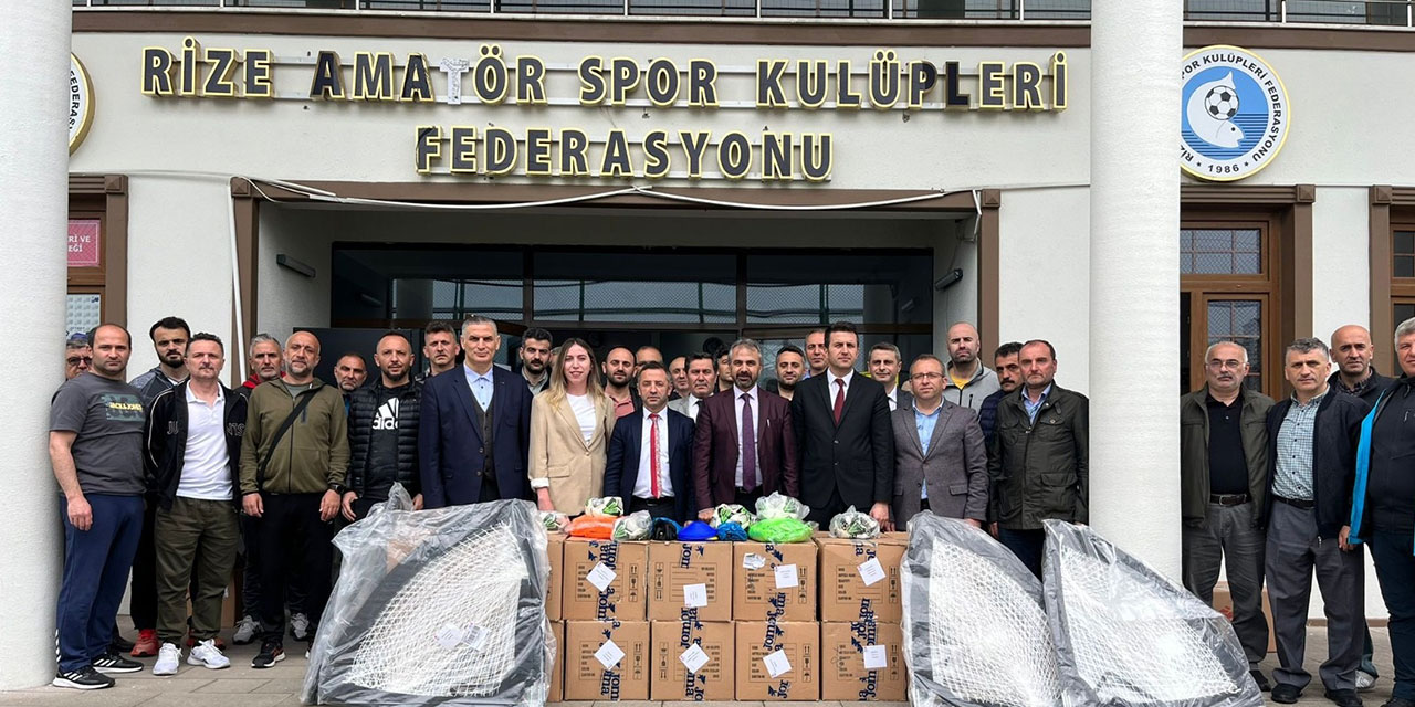 Rize'de 39 Okula Futbol Malzemesi Yardımı