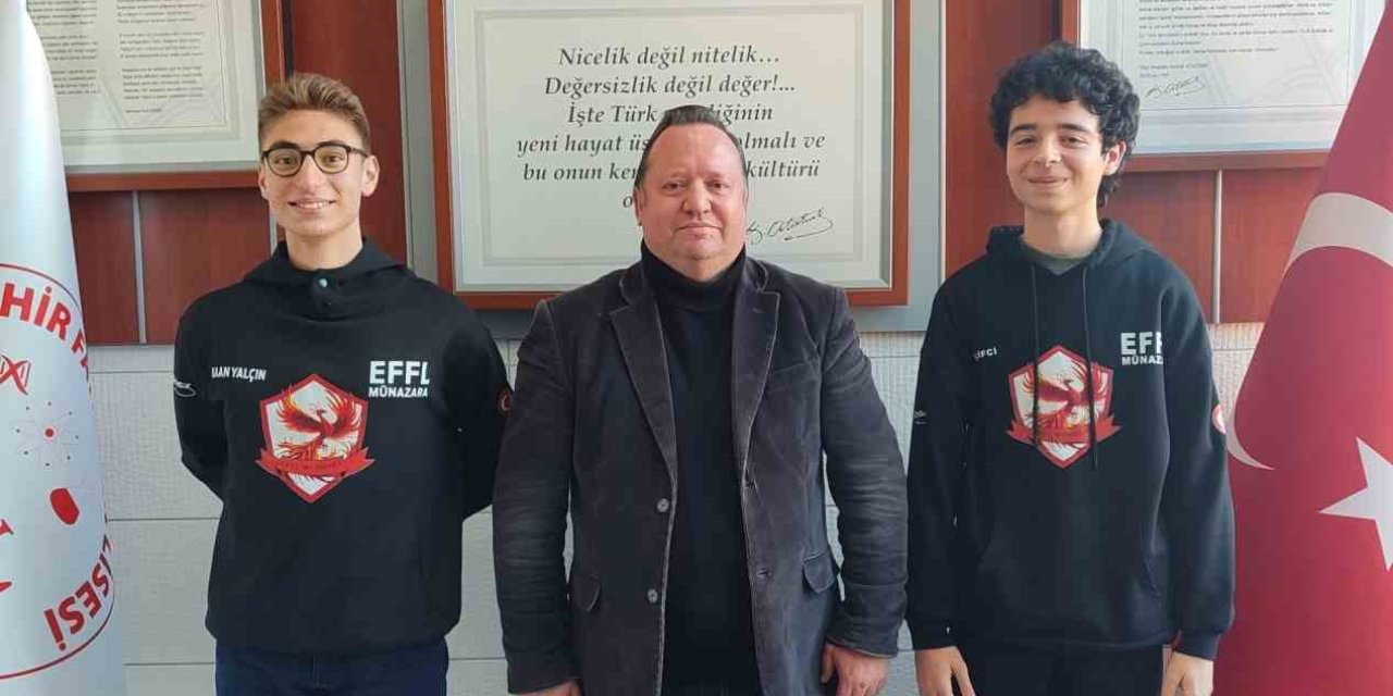 Eskişehirli Lise Öğrencileri Fizik Ve Kimya Projeleri İle 4 Ödül Aldı