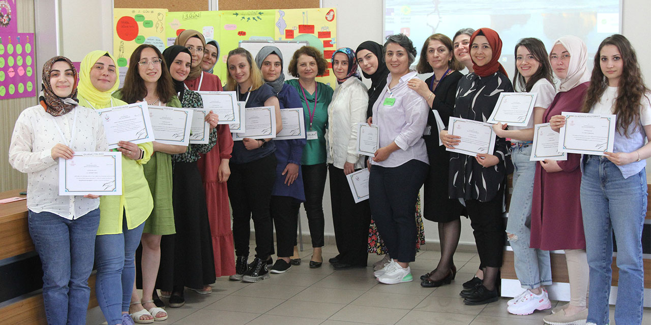 Rize’de sağlık çalışanları için “Üreme ve Cinsel Sağlık Modüler Eğitimi” düzenlendi