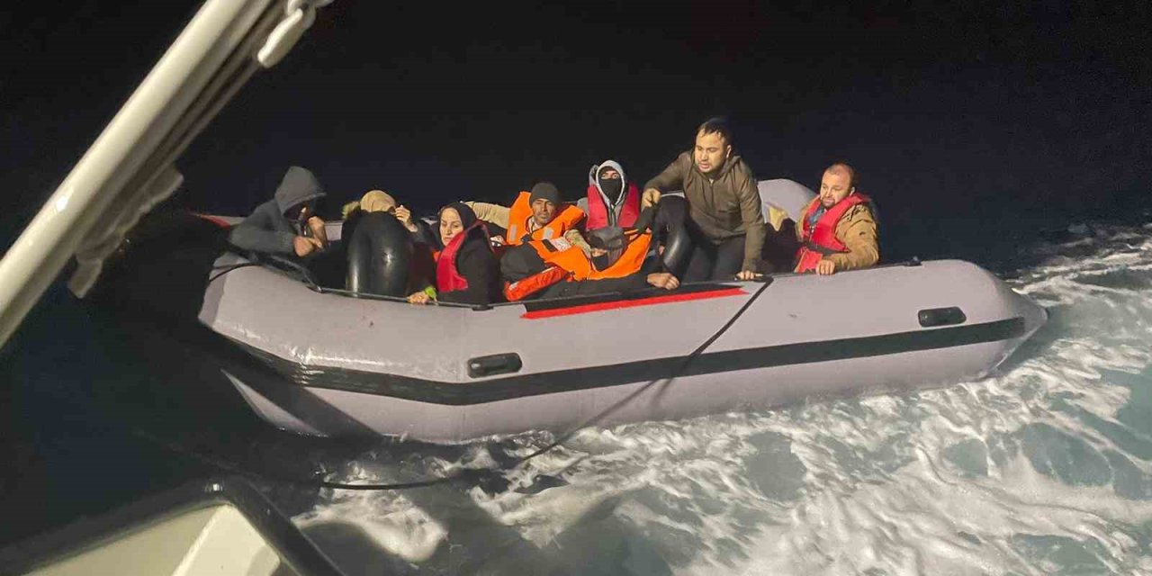 Ayvacık Açıklarında 20 Kaçak Göçmen Kurtarıldı