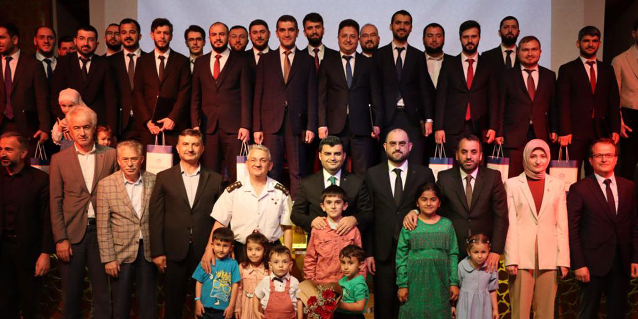 Rize Müftü Yusuf Karali Dini Yüksek İhtisas Merkezi'nde mezuniyet heyecanı yaşandı