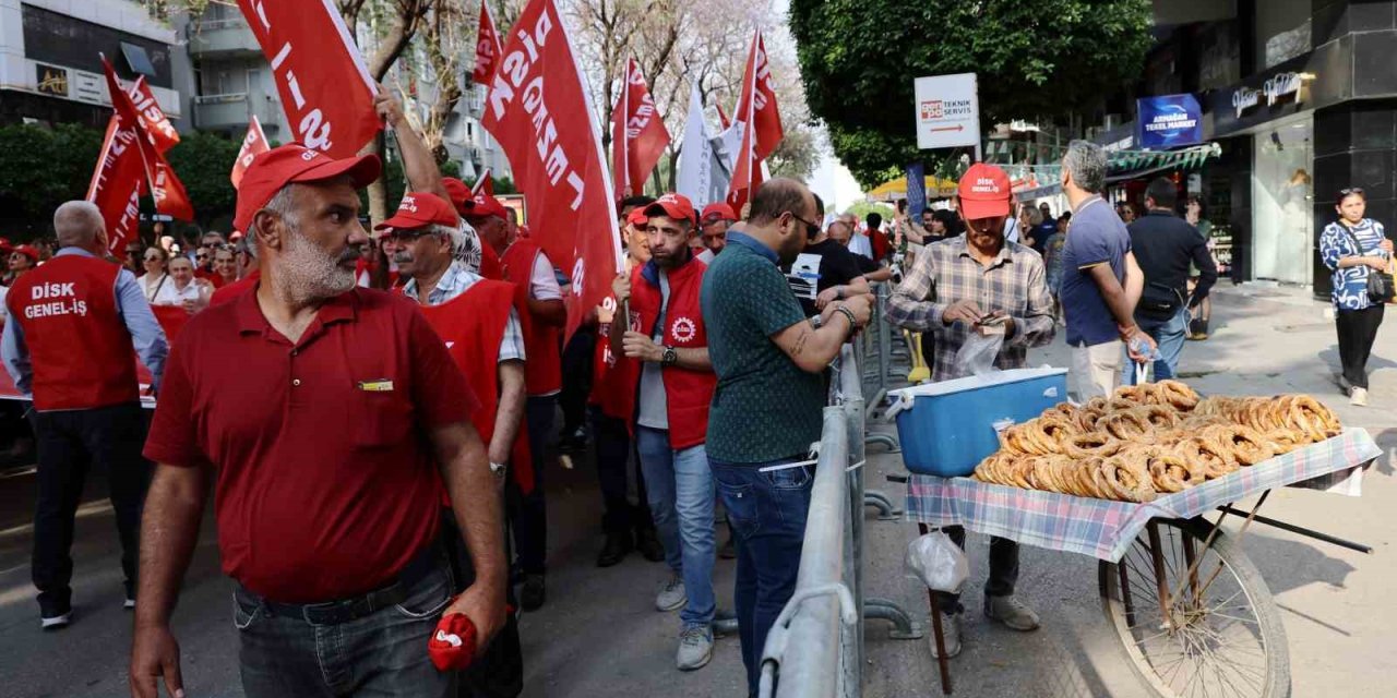 Herkes Alanlarda Onlar Ekmek Parası Peşinde